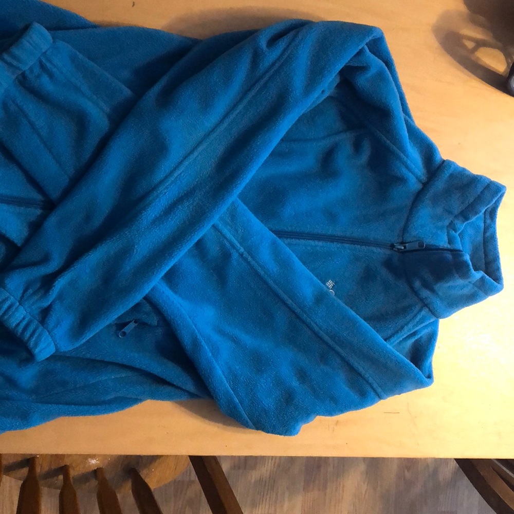 Columbia sweatshirt